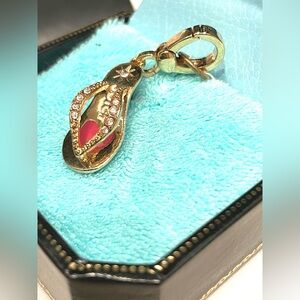 NWT Vintage JUICY COUTURE Pink and Gold Rhinestone Sandal Flip Flop Charm Y2K